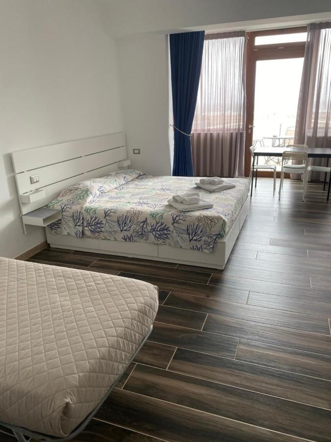 Manfredi Sea Room Вьесте Экстерьер фото